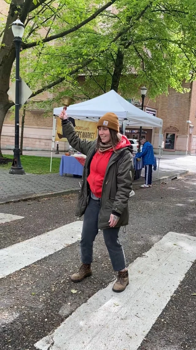 Shemanski Park Farmers Market's 27th season starts next week!

Join us Wed May 7, 10 - 2 under the elm trees in the South Blocks at SW Park & Main.

Dozens of farm & food vendors are returning from last season, plus a few new ones we can't wait to introduce to you!

SNAP accepted with DUFB match up to $20!

See you soon.😍

Pictured: Jackie, magical market manager, ringing the bell at last year's opening day.