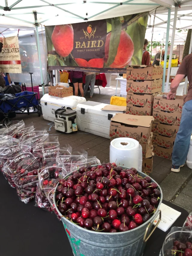 Cherries are here! 🍒 
Peppers too!🌶️ 

Weber got all the seasonal abundance today.

Shemanski Park Farmers Market
Wednesdays, 10 am - 2 pm
Harvest Market, Nov 26
SW Park & Main