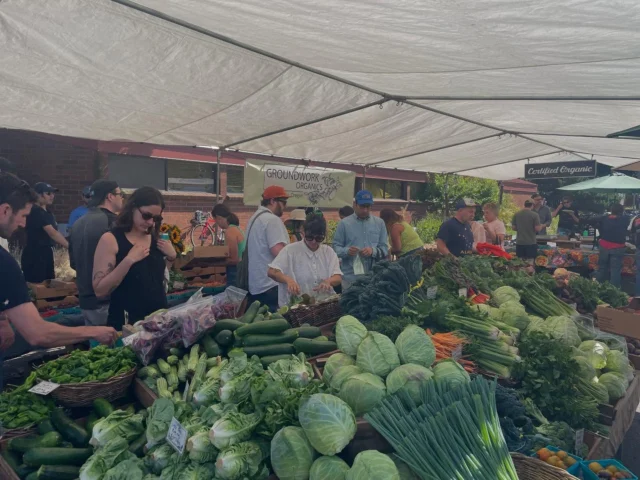 Come be in community with us!
 
WE'RE HERE UNTIL 2PM❤️

🌀🌀🌀🌀🌀🌀🌀
King Farmers Market
Sundays, 10 am - 2 pm
NE 7th & Wygant