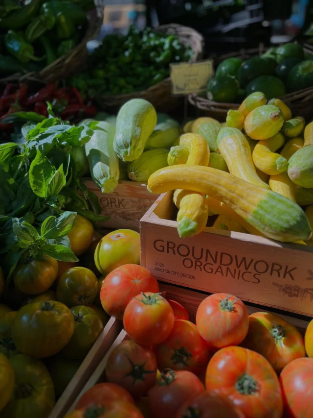 Sweet summer time vibes here today. 

🌞🌞🌞

Shemanski Park Farmers Market
Wednesdays, 10 am - 2 pm
SW Park & Main